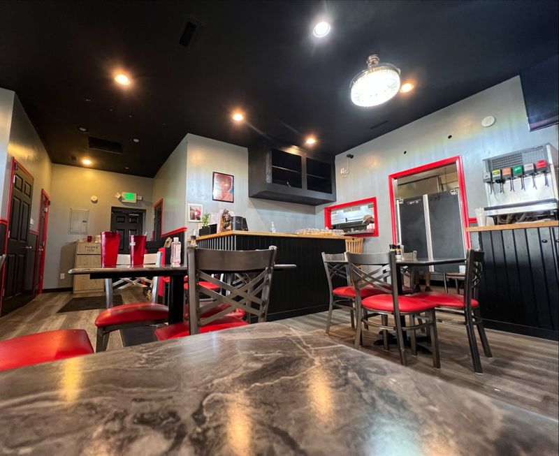 14 Alabama Fried Fish Spots Locals Swear By For True Southern Flavor - Decor Hint Yolonda's Lowcountry Cuisine