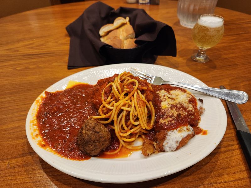 11 Lesser-Known Oklahoma Restaurants That Quietly Steal The Show - Decor Hint Pete's Place