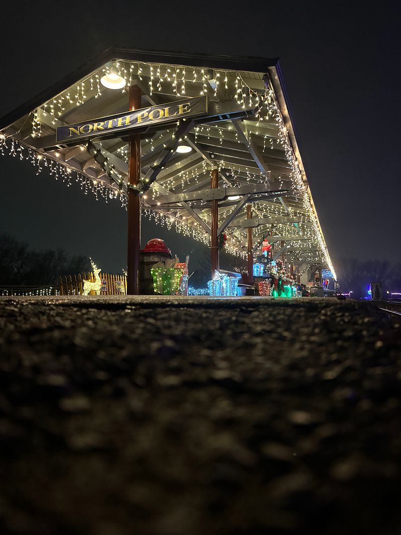 Ride The Rails To Christmas Cheer On Tennessee's North Pole Limited - Decor Hint Additional Holiday Train Experiences Expand Your Options