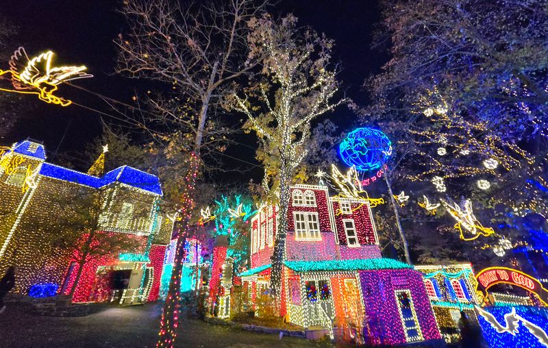 Silver Dollar City Peak Season Lines
