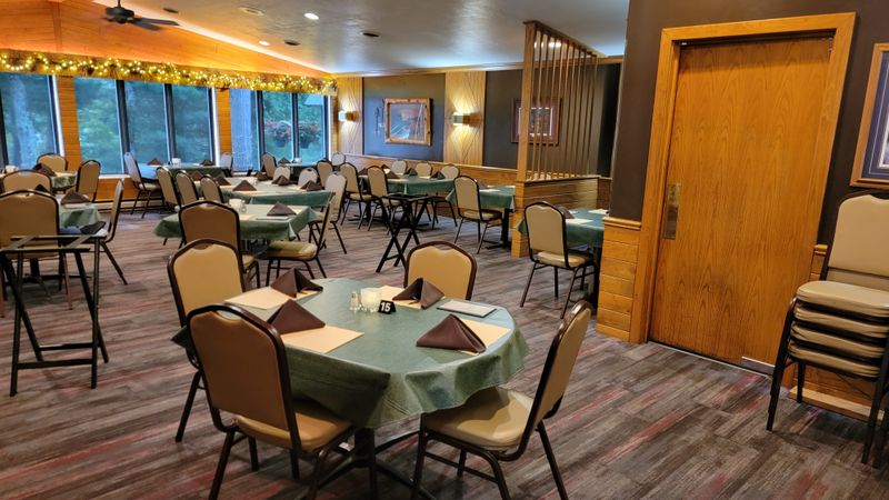 Wisconsin's Quirky Food Expressions That Outsiders Just Don't Get - Decor Hint Supper Club Culture