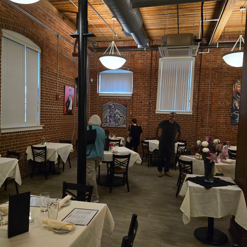 Volunteer Opportunities That Build Community Bonds