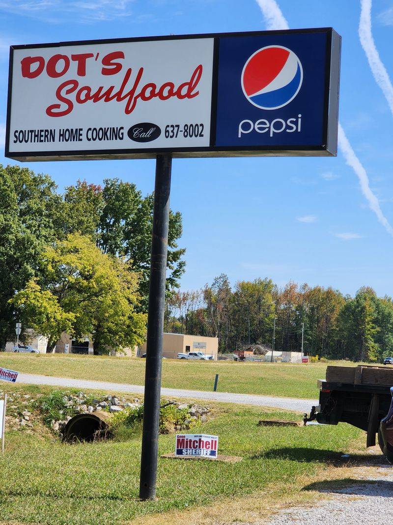 12 Small-Town Alabama Restaurants That Outsiders Rarely Experience - Decor Hint Dot's Soul Food Kitchen