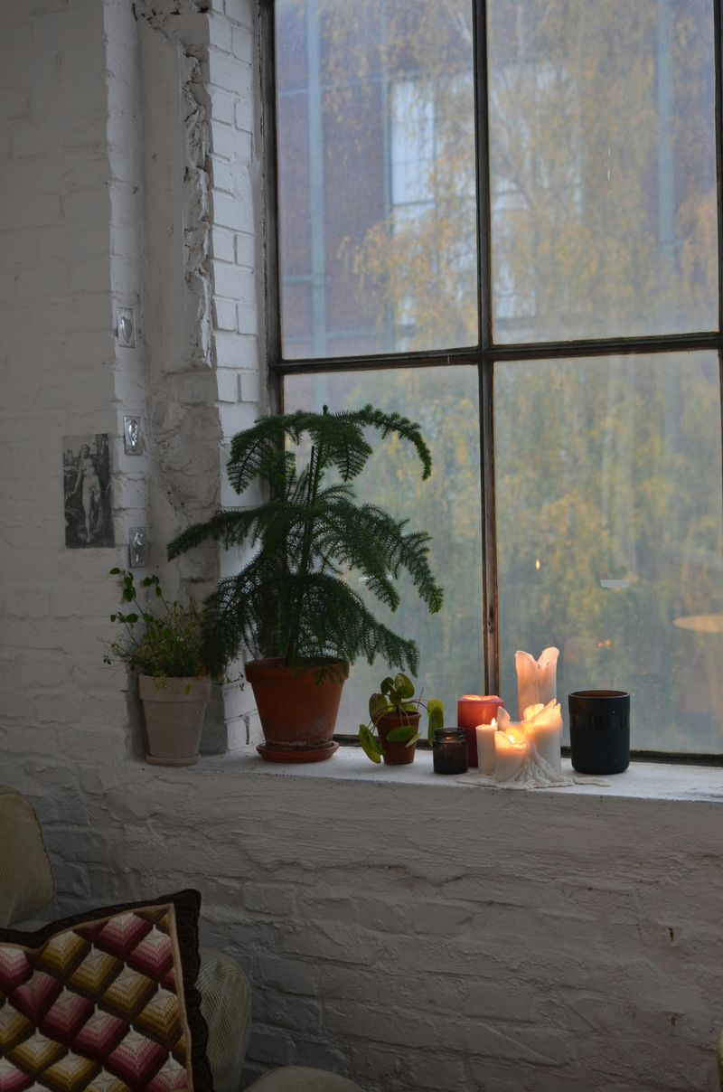 Style Plants on Cozy Window Ledges with Textiles
