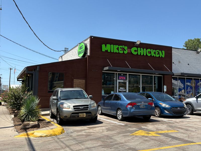 18 Texas Fried Chicken Places Where Family Pride Shows In Every Crispy Plate - Decor Hint Mike's Chicken