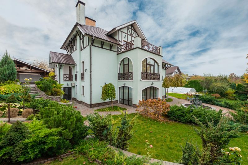 These 10 Maryland Home Design Trends May Not Survive By 2030 - Decor Hint Ornamental Lawns Over Natives