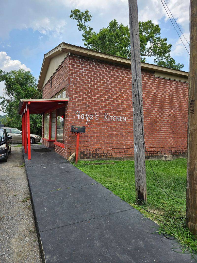 15 Mississippi Restaurants That Prove The Best Food Never Lasts All Night - Decor Hint Faye's Kitchen
