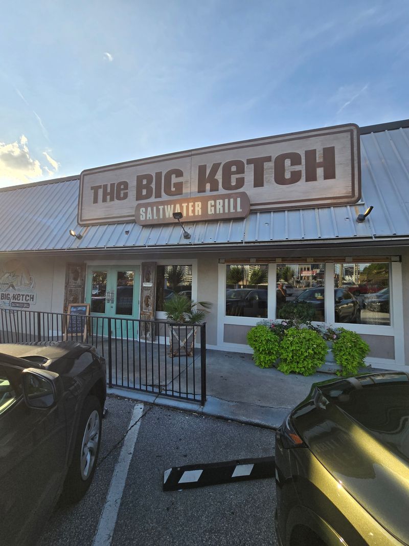 Taste The North In The South: Georgia’s Top Lobster Rolls - Decor Hint The Big Ketch Saltwater Grill
