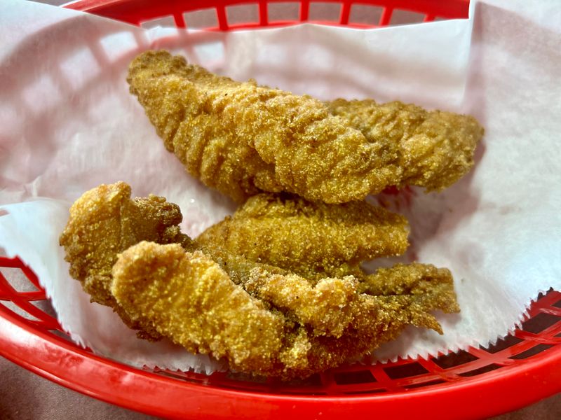 Mississippi's Best Fried Fish Joints Locals Refuse To Give Up - Decor Hint Betty's Place