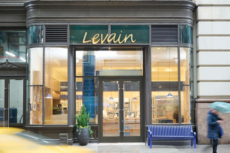 NYC Hot Chocolates That Are Absolutely Worth The Hype - Decor Hint Levain Bakery
