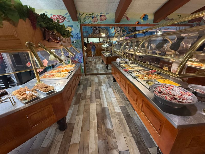 16 North Carolina Seafood Buffets That Keep Locals Coming Back Again And Again - Decor Hint Crabby George's Calabash Seafood Buffet