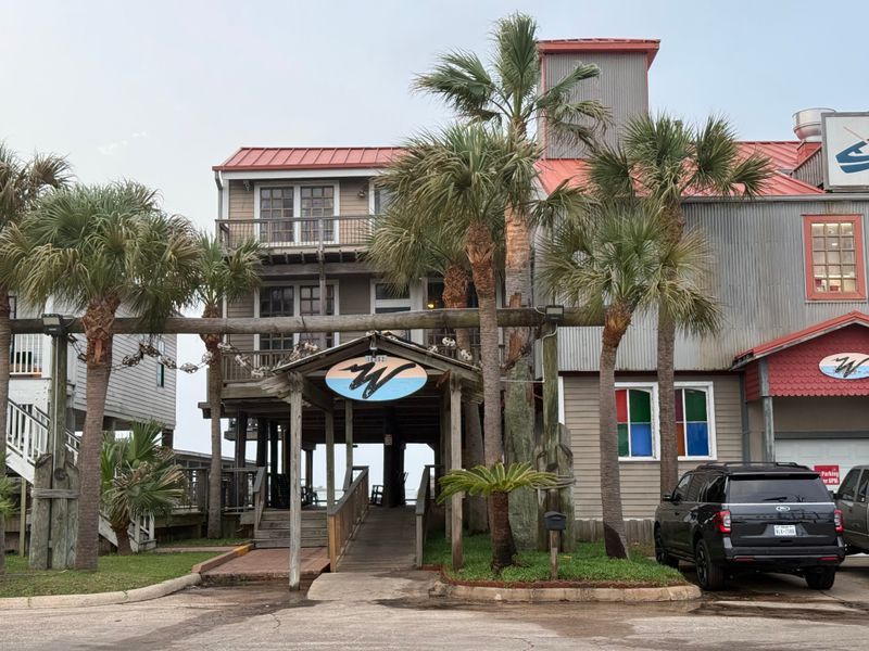 15 Maryland Seafood Shacks Only Locals Know For Steamed Crabs And Old Bay Magic - Decor Hint Waterman's Crab House