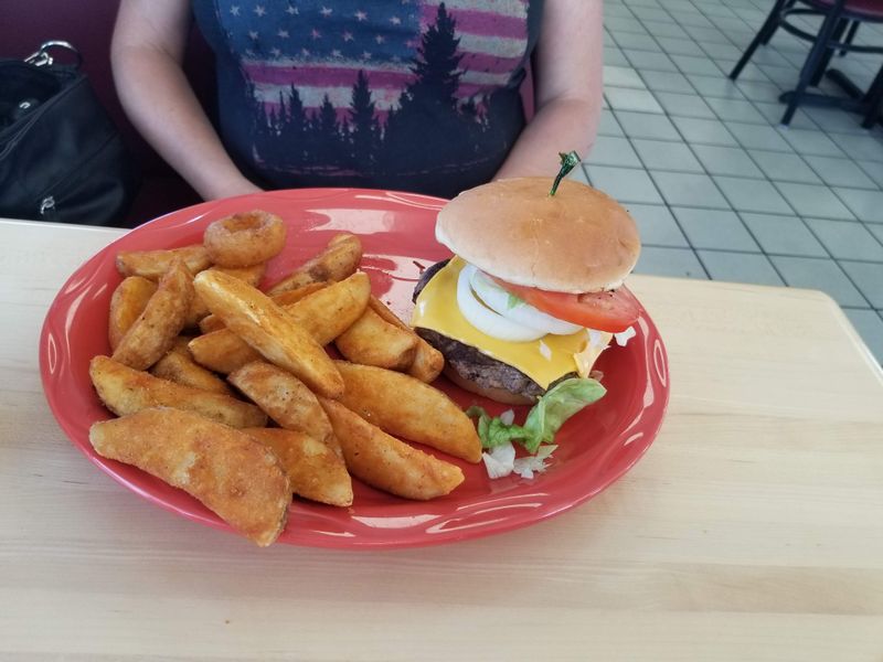 13 Alabama Markets That Keep Tradition Alive With Exceptional Meats And Down Home Charm - Decor Hint Jackson's Family Restaurant