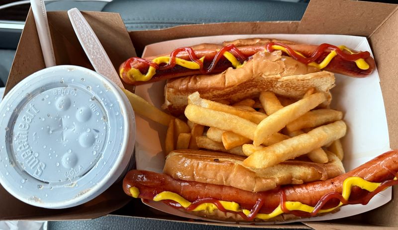 Massachusetts Hot Dog Stands Serving Iconic Regional Twists You'll Crave Again - Decor Hint Lee's Hot Dog Stand