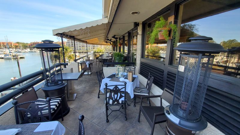 El's Waterfront Oyster Bar & Grill