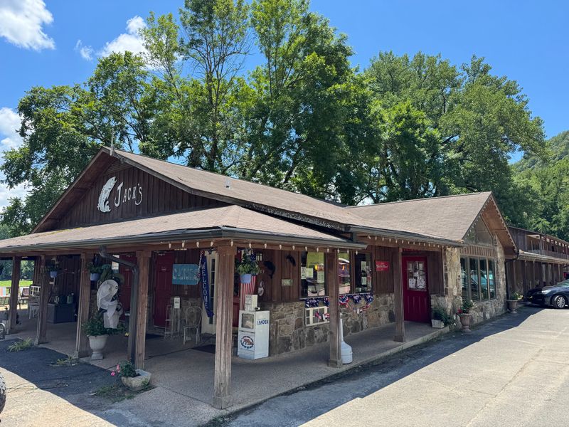 JoJo's Catfish Wharf