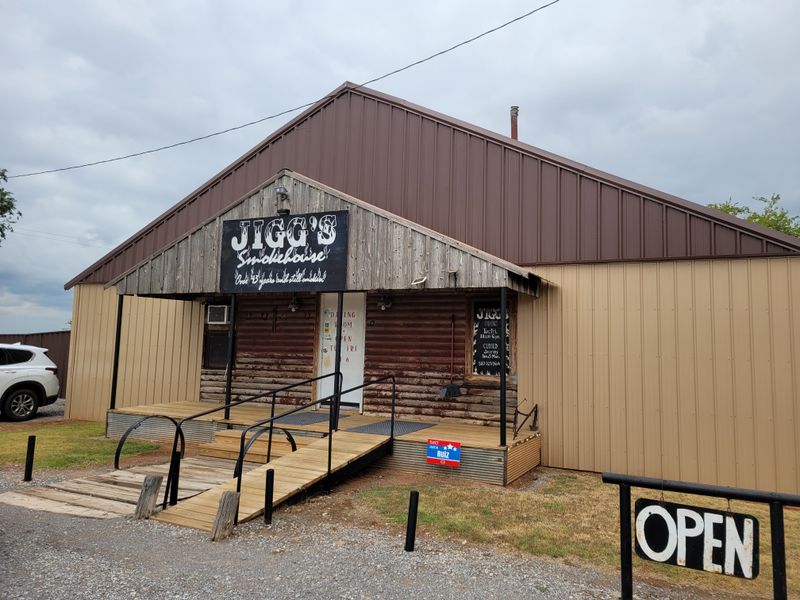 11 Lesser-Known Oklahoma Restaurants That Quietly Steal The Show - Decor Hint Jigg's Smokehouse
