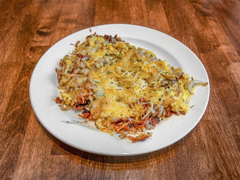 14 Old School New York Diner Dishes That Are Returning Strong In 2026 - Decor Hint Creamed Chipped Beef