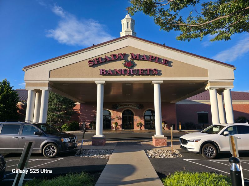 14 Pennsylvania Spots Serving Classic Dishes Without Breaking The Bank - Decor Hint Shady Maple Smorgasbord