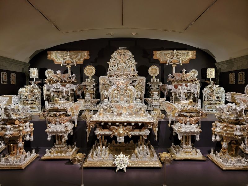 13 Must-Visit Holiday Markets Lighting Up Washington DC This Season - Decor Hint Smithsonian Craft Show Holiday Edition