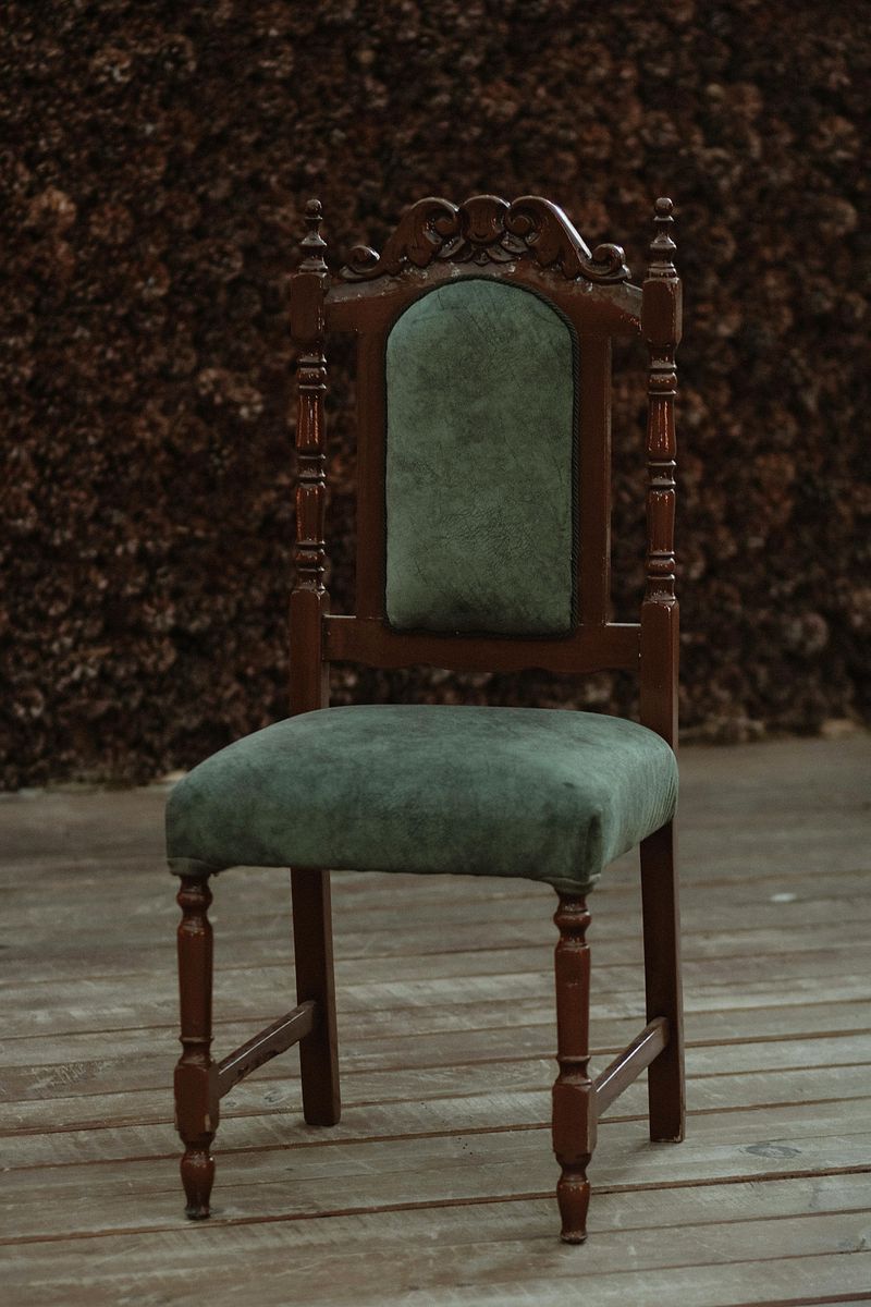 16 Minnesota Collectibles That Are Rapidly Increasing In Value - Decor Hint Antique Oak Dining Chair (Midwest Craft)