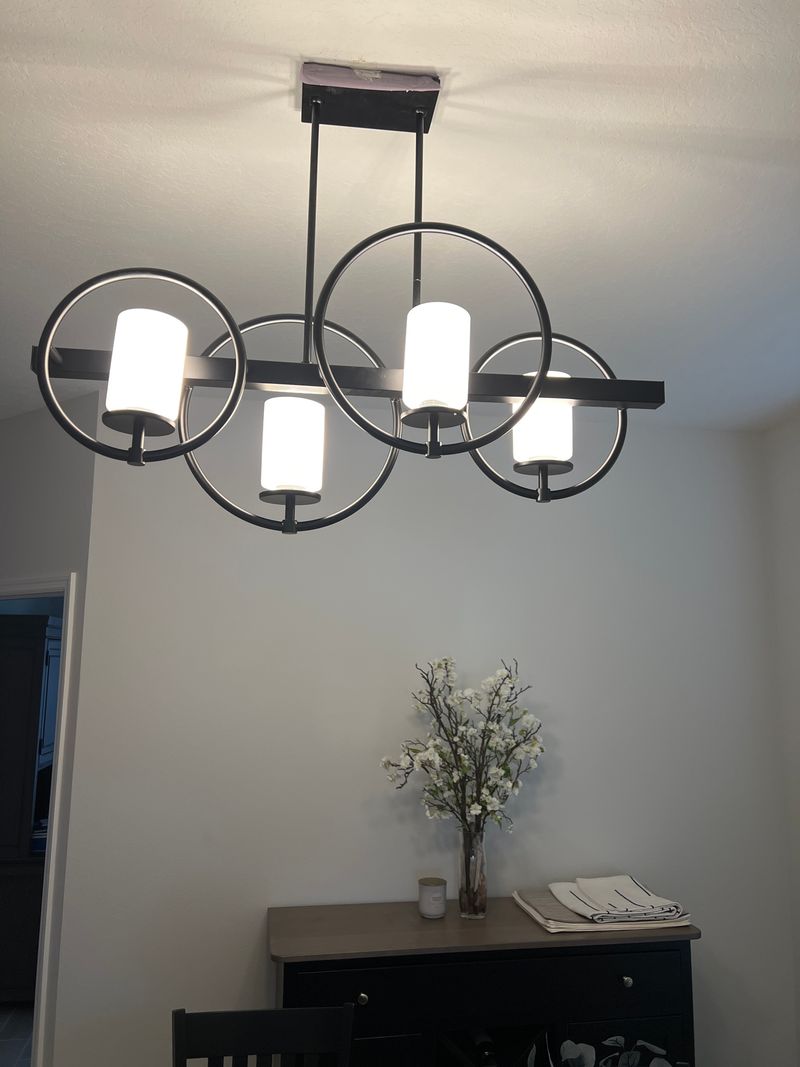 13 Living Room Elements That Bring Southern Charm To Texas Houses - Decor Hint Iron Or Bronze Light Fixtures