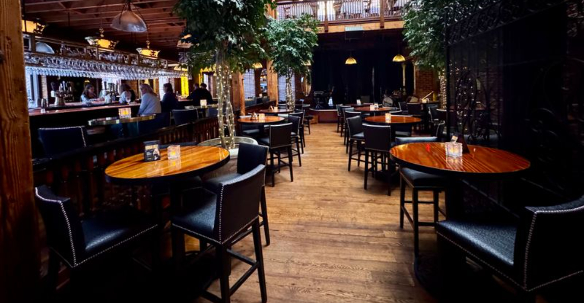 Classic Virginia Eateries That Remain Packed After Decades - Decor Hint