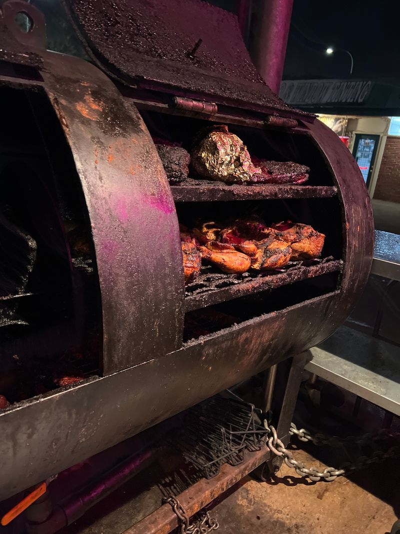 12 Washington BBQ Joints Keeping True Smokehouse Tradition Alive - Decor Hint Clyde's Southern Wood Fired Barbeque