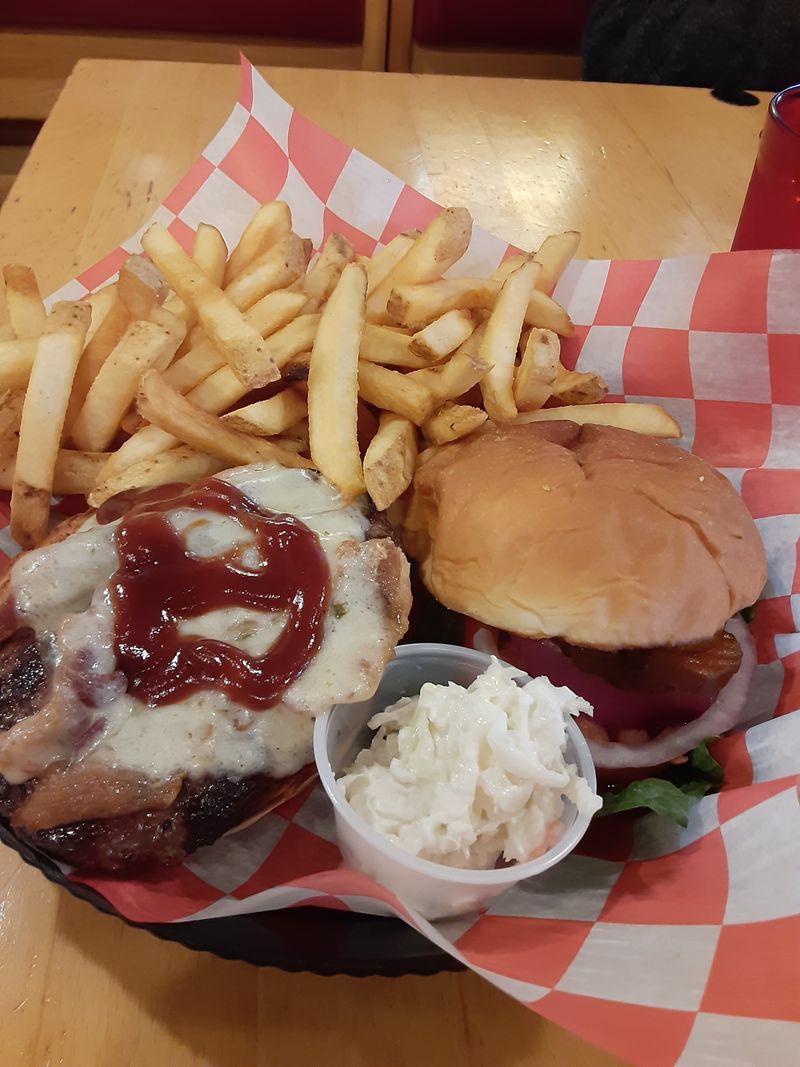 Reasons Why South Carolina's Culinary Scene Is Your Must Visit Destination For Food Tourism In 2026 - Decor Hint Barbecue Traditions Vary Across Different Regions