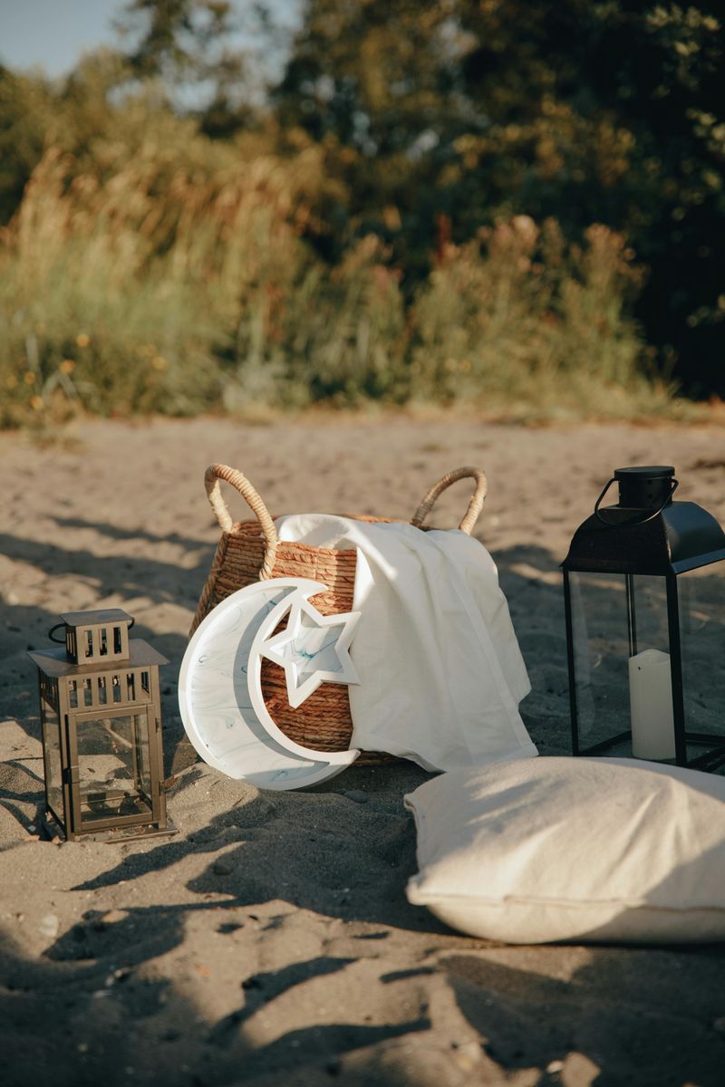 12 Delaware Coastal Christmas Décor Ideas Locals Swear By For A Serene Holiday Look - Decor Hint Lanterns Filled With Sand And Candles