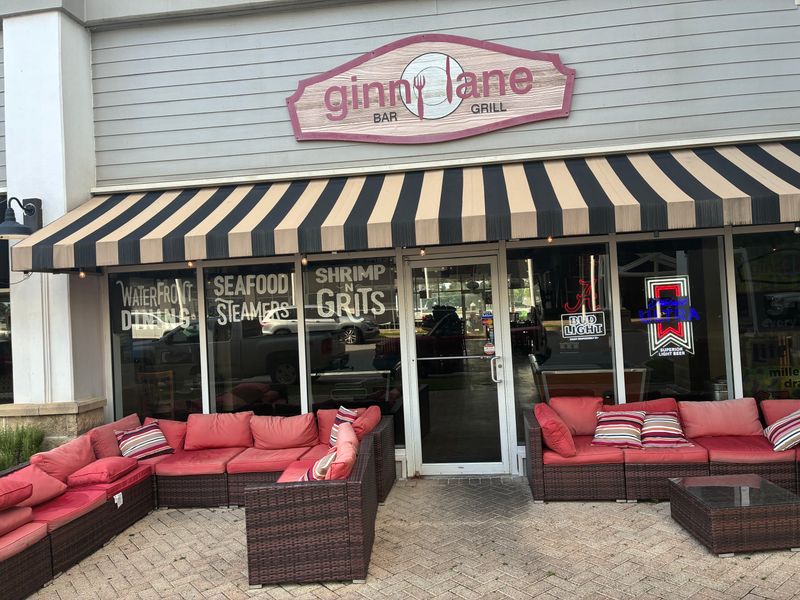 15 Alabama Seafood Buffets That Prove Comfort Food Tastes Better By The Gulf - Decor Hint Ginny Lane Bar & Grill