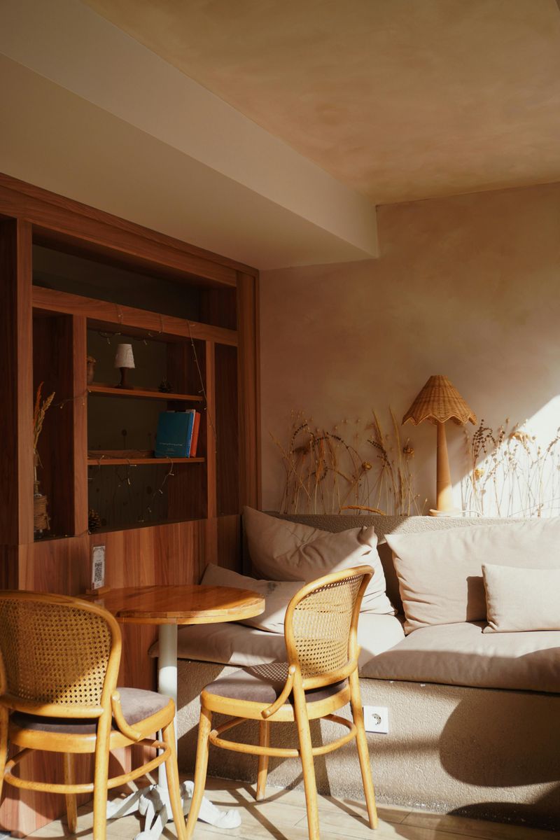 15 Must-Try Home Decor Trends In NY For A Chic And Fresh 2026 - Decor Hint Warm Neutrals and Earthy Tones