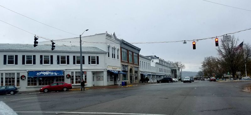 A Quaint Kentucky Town Made For A Peaceful Weekend Escape - Decor Hint Convenient Location Near Major Cities