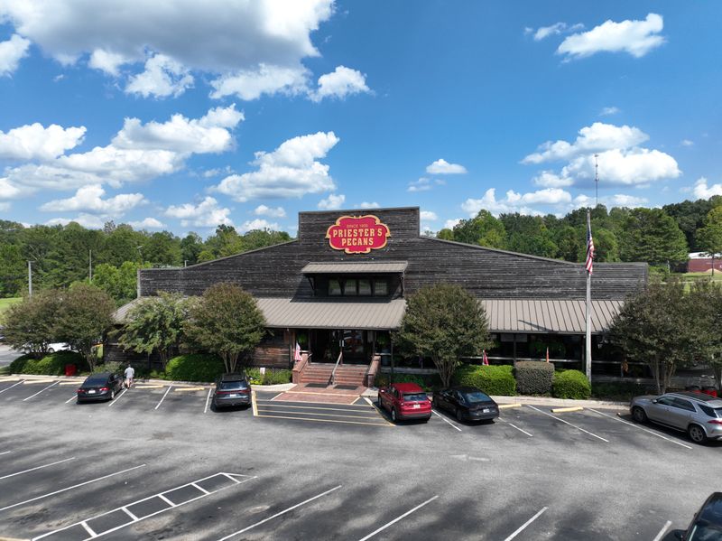 13 Alabama Markets That Keep Tradition Alive With Exceptional Meats And Down Home Charm - Decor Hint Priester's Pecans
