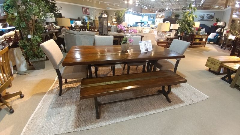 Expandable Dining Tables That Grow With Your Needs