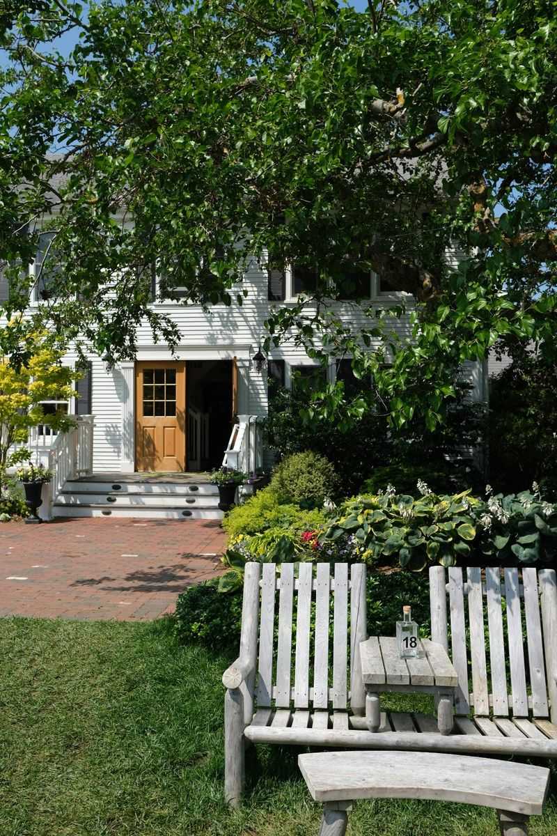 10 Massachusetts Home Types That Could Lose Value By 2026 - Here's Why - Decor Hint Split-Level Homes From The 1970s