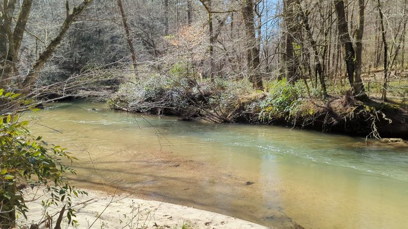 Georgia Roads With Eerie Legends You Don't Want To Face At Night - Decor Hint Lynch Mountain Road