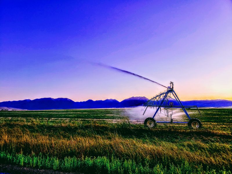 The Oregon Mountain Town So Affordable, Retirees Are Calling It A Dream - Decor Hint Small-Town Friendliness That's Genuine