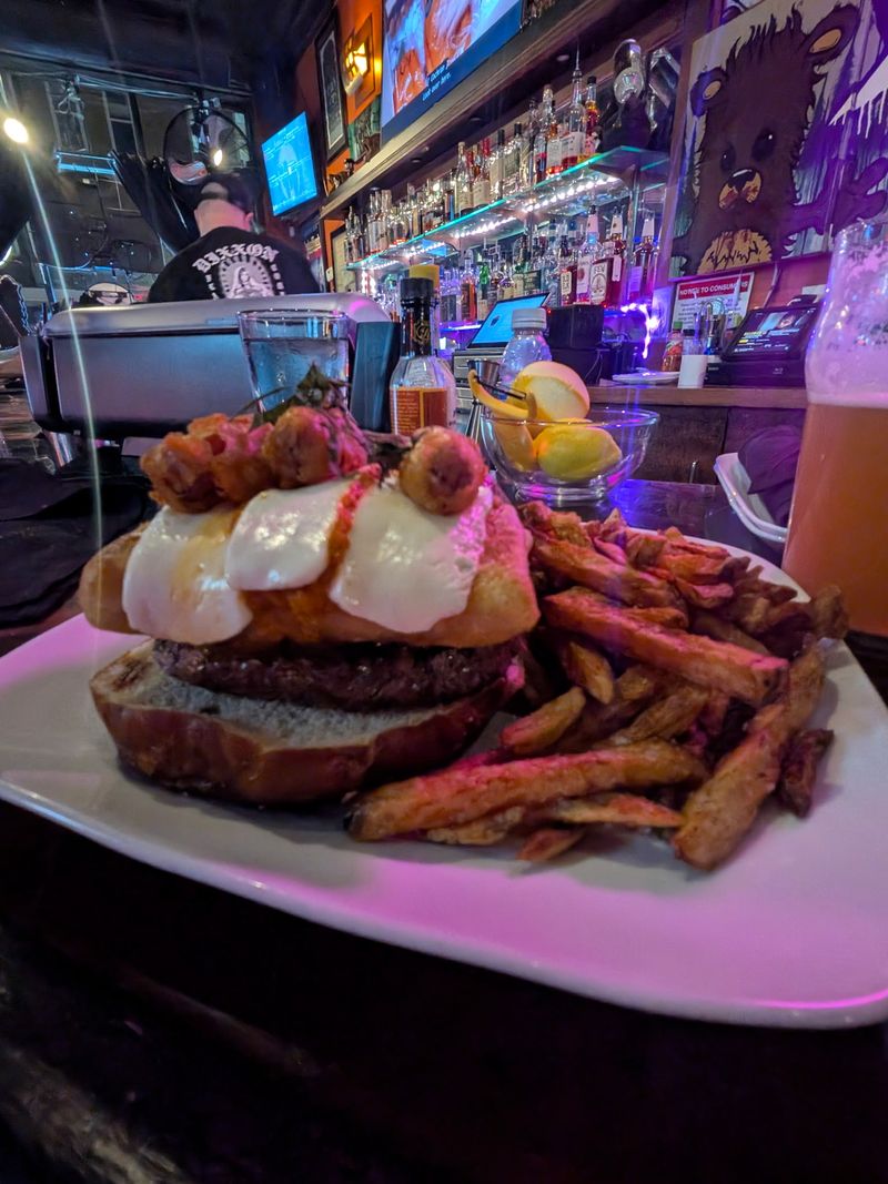 17 Illinois Eateries That Prove Great Food Doesn't Have To Cost A Fortune - Decor Hint Kuma's Corner