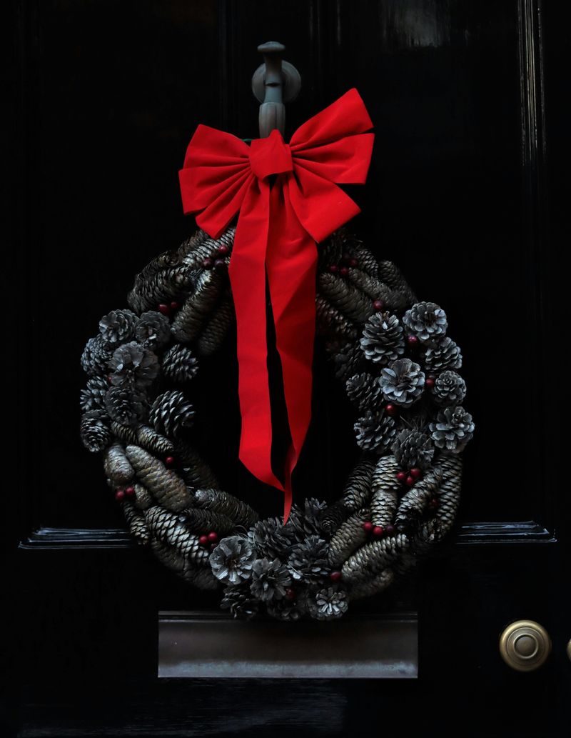 15 Pennsylvania Front Porch Ideas Adding Instant Winter Warmth - Decor Hint Evergreen Wreath With Pinecone Accents