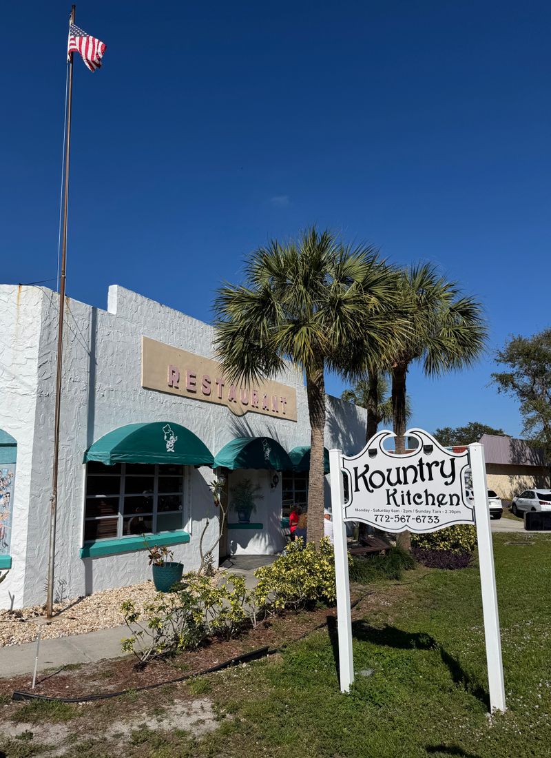 19 Florida Diners Filling Plates With True Southern-Style Favorites - Decor Hint Kountry Kitchen