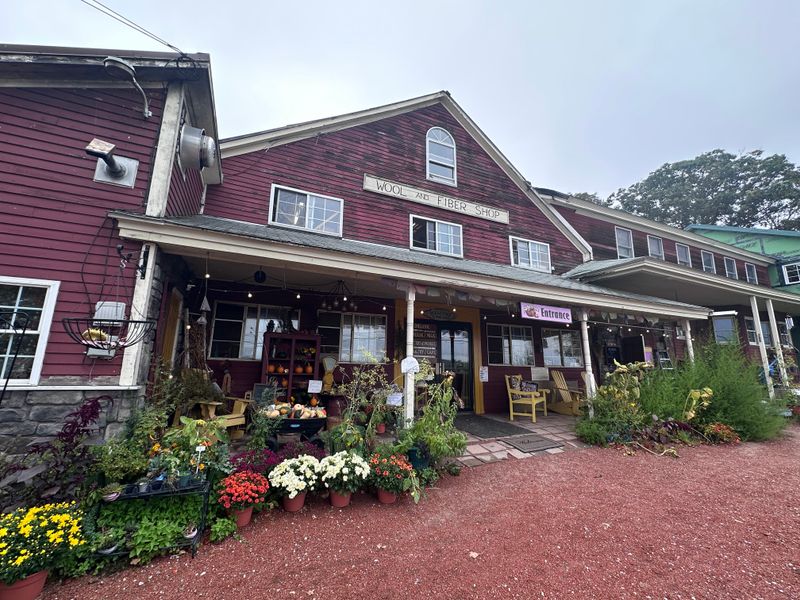 13 Maine Markets Delivering The Freshest Cuts Straight From Local Farms - Decor Hint Nezinscot Farm Store