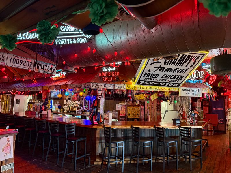 Live Music That Enhances The Experience