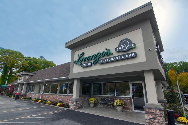 12 Massachusetts Sub Shops Serving Italian Grinders You'll Dream About Later - Decor Hint Lorenzo's Italian Restaurant & Bar