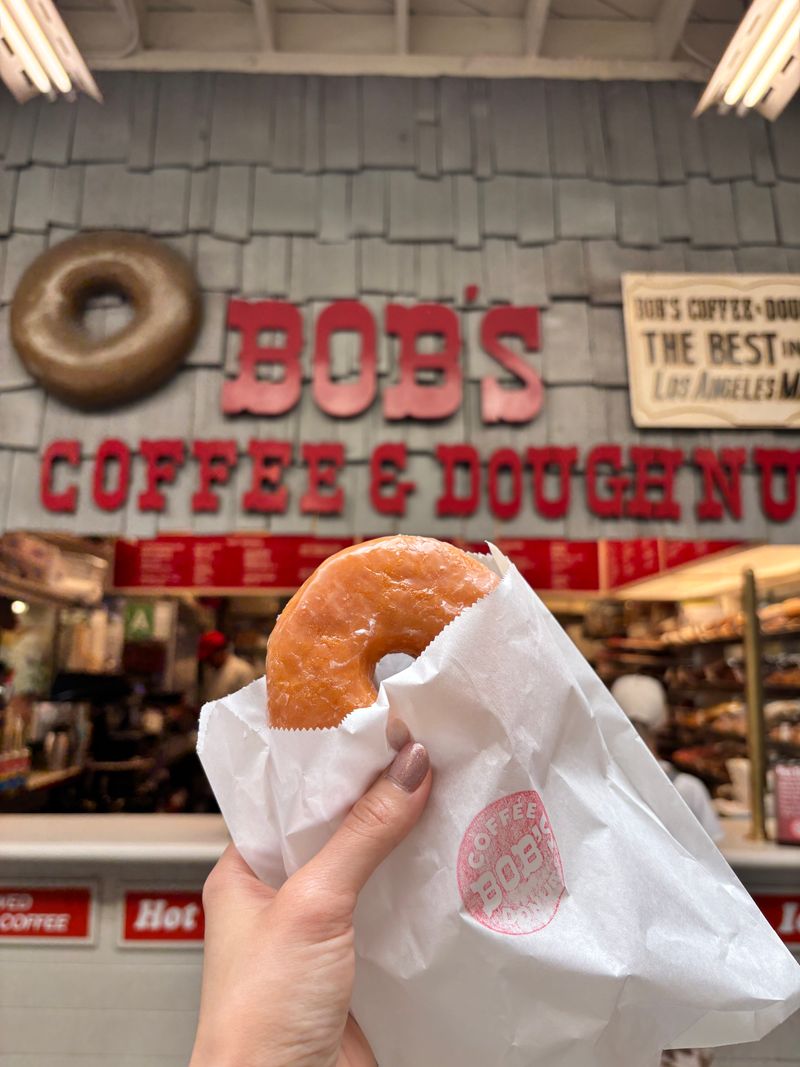 13 California Doughnut Shops That Consistently Rank Among The Best In America - Decor Hint Bob's Coffee & Doughnuts