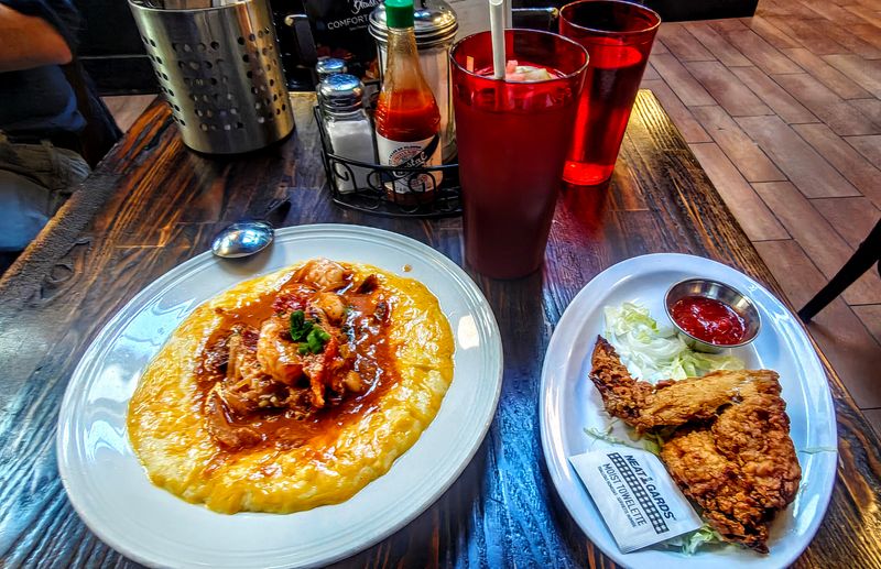 15 California Diners Serving Fried Chicken With That Perfect Homemade Comfort - Decor Hint Brenda's French Soul Food