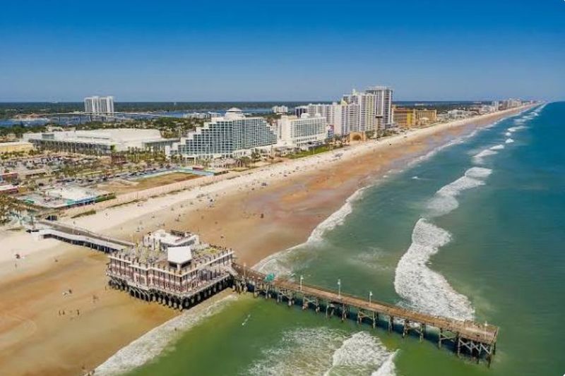 14 Affordable Florida Beach Towns Perfect For Escaping Winter Weather - Decor Hint Daytona Beach