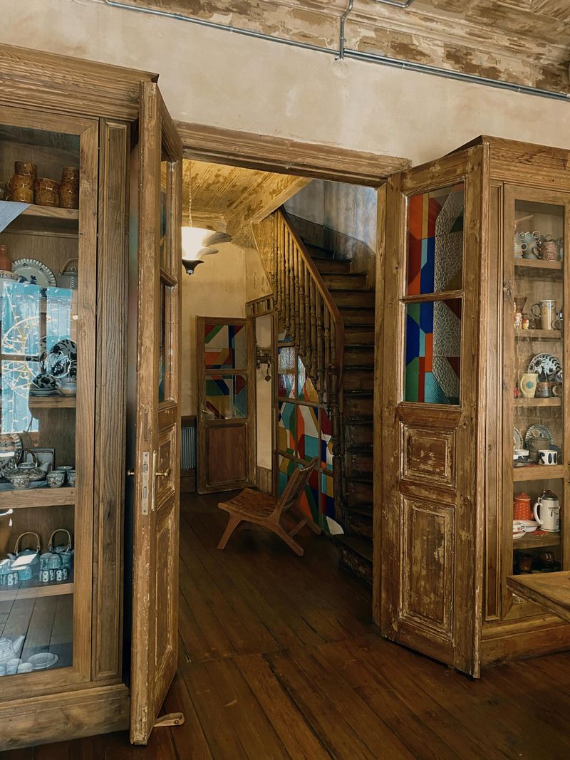 Rustic Reclaimed Wood Features