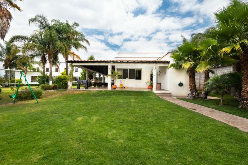 14 Home Features In New Mexico That Could Be Breaking Current Regulations - Decor Hint Southwestern Ranch Sprawl