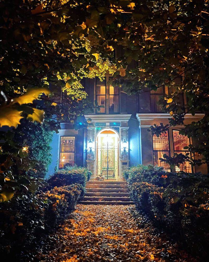 Kentucky Tourist Traps Locals Stay Away From - Decor Hint Theatrical Ghost Tours In Louisville